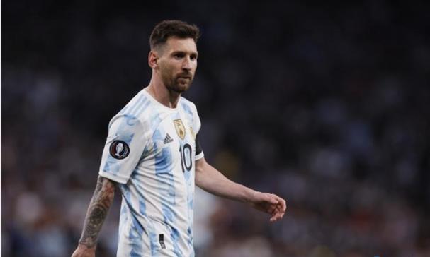 《红石榴餐厅》外的真实守护